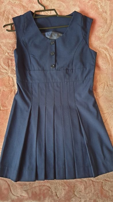 Шкільний сарафан для дівчинки