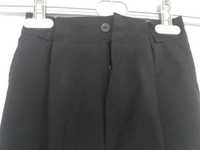 Spodnie chłopięce czarne, wizytowe, na kant rozmiar 146