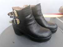 Botas Pretas - 36