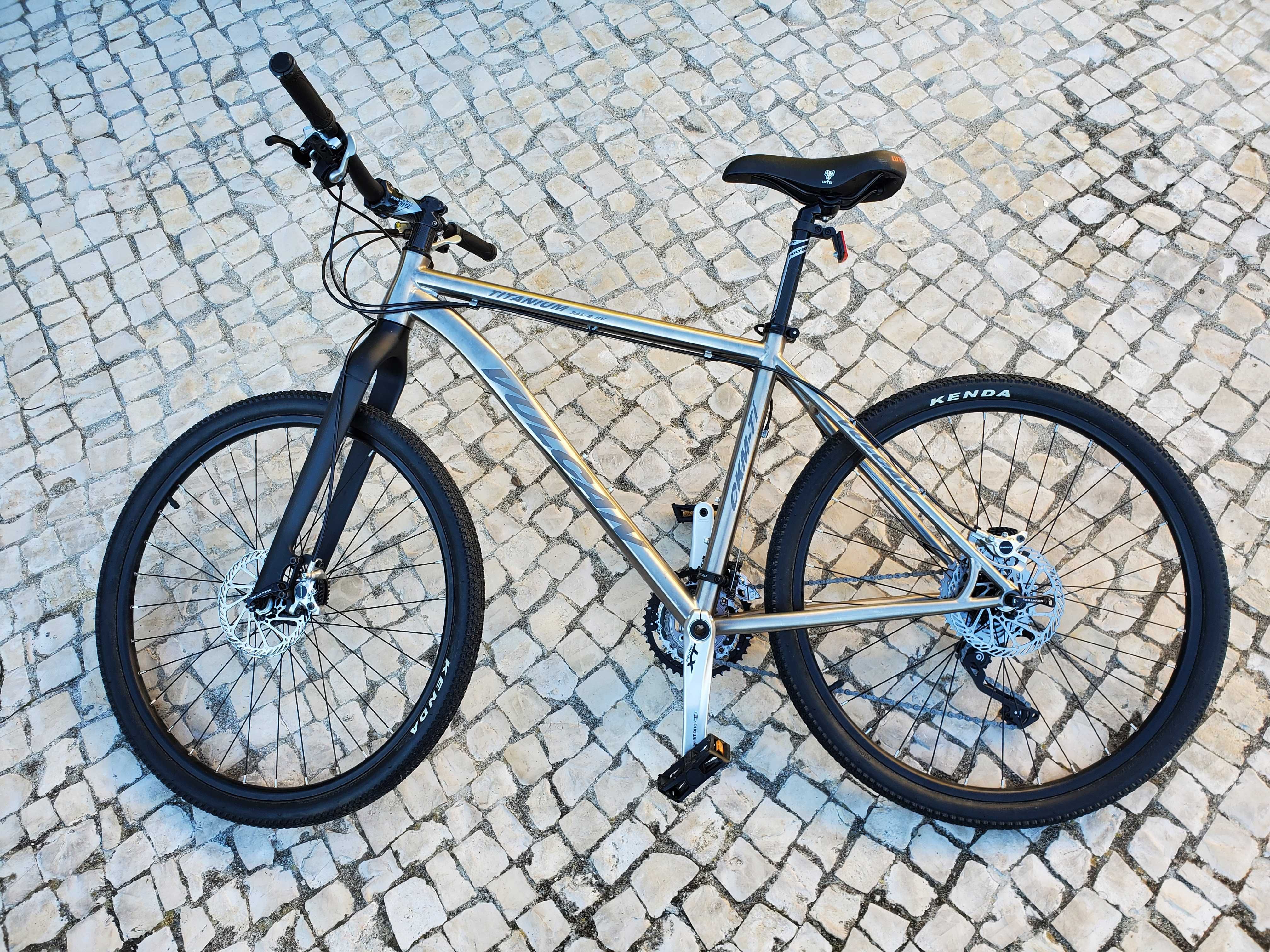 Bicicleta Titanio 9 kg com garfo de carbono - estado impecável