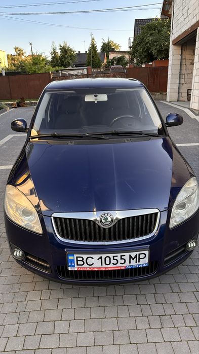 Машина «Skoda fabia» 1.6