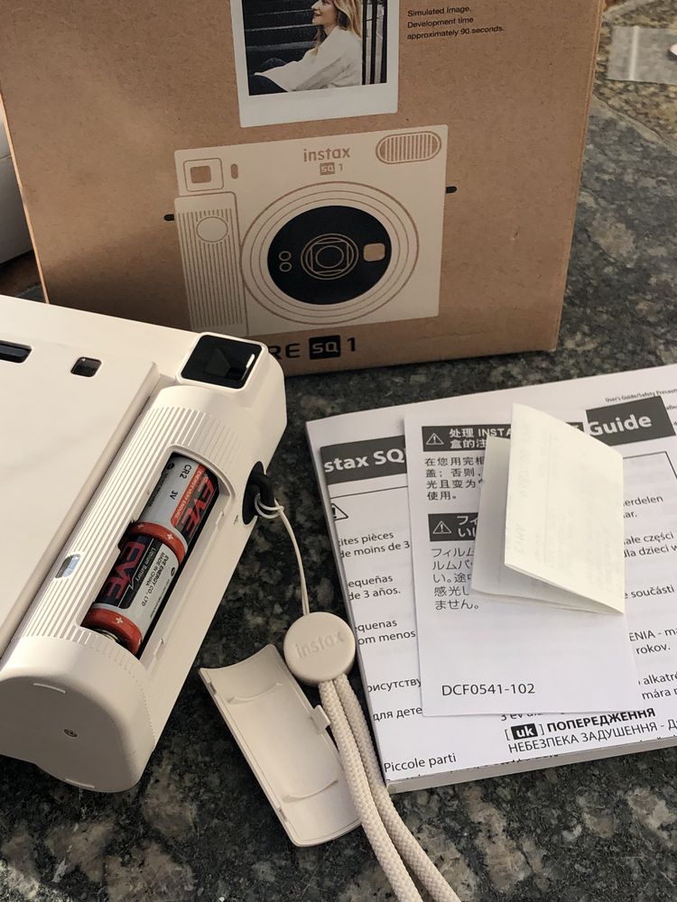 Продам Instax sq1