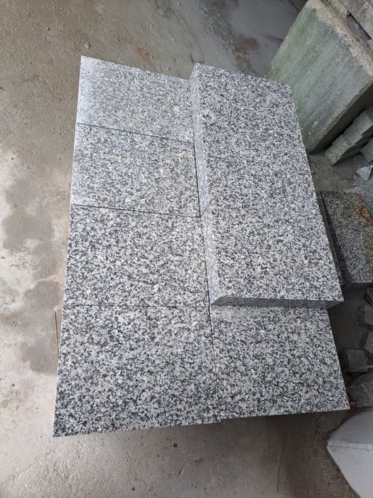 Płyty granitowe / chodnikowe/  40x30x3