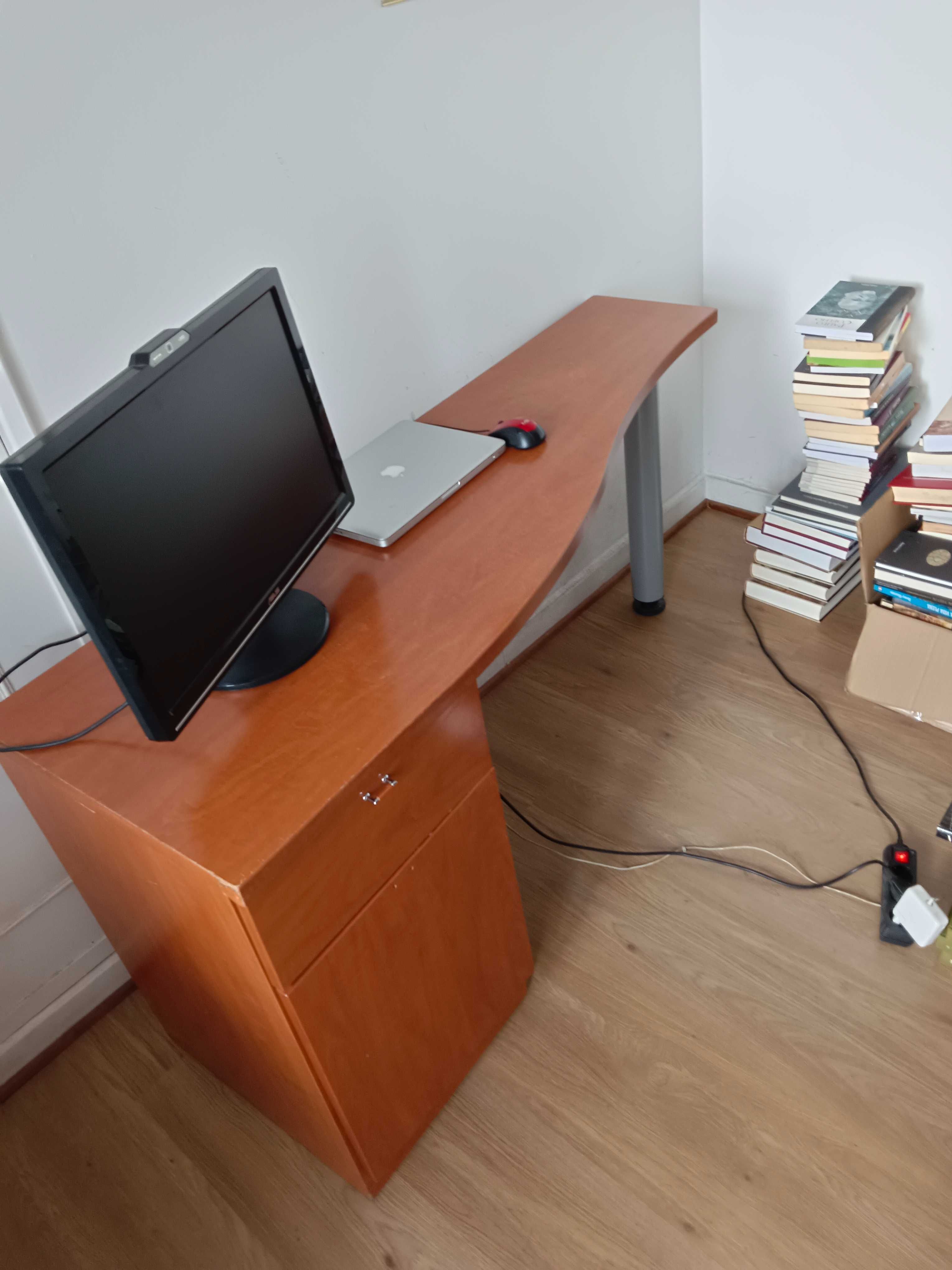 Estante e Secretaria