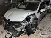 Renault Clio carrinha 1.5 dci salvado sinistrado 2015 c/material