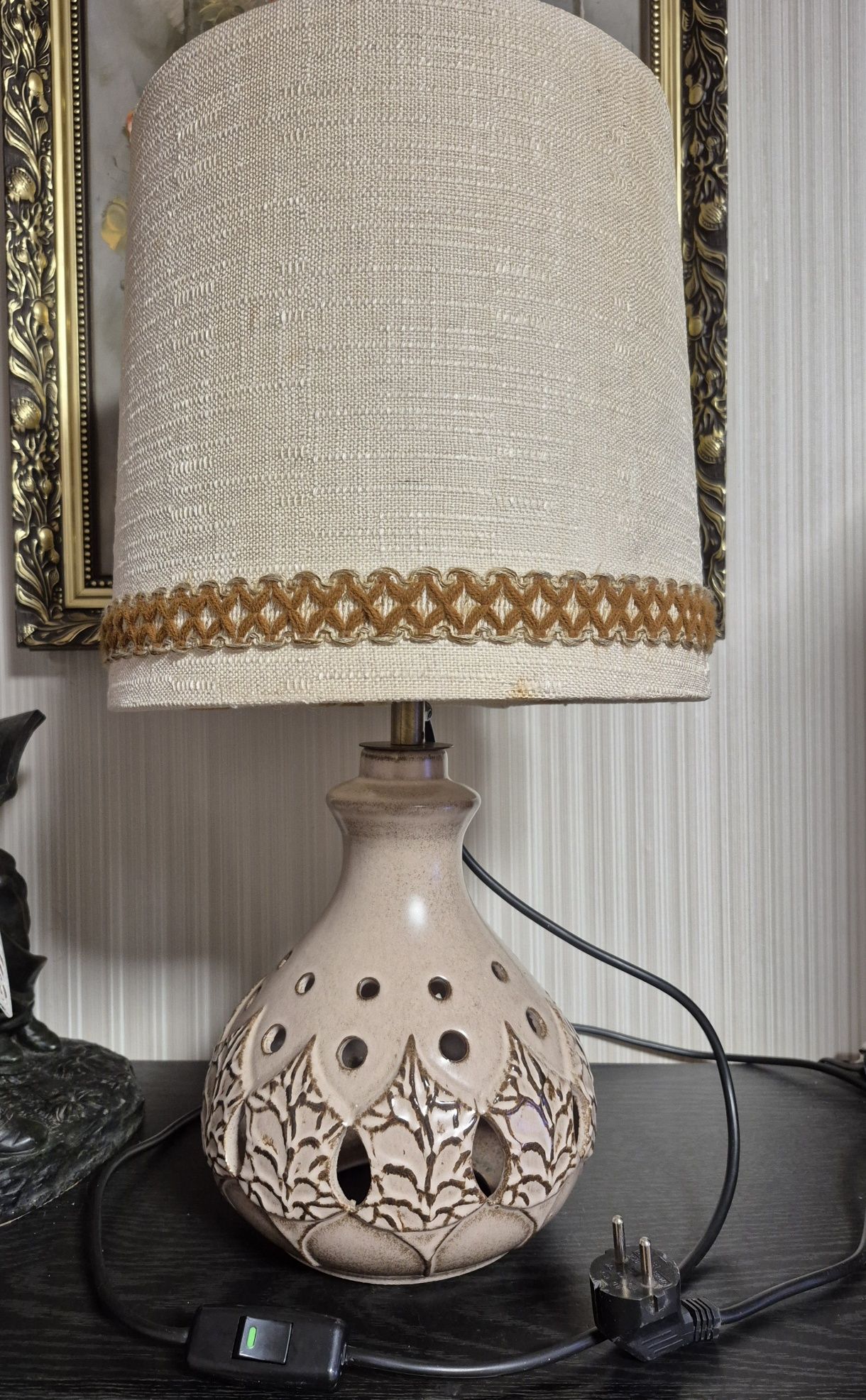 Lampa ceramiczna stołowa z dwoma punktami świetlnymi
