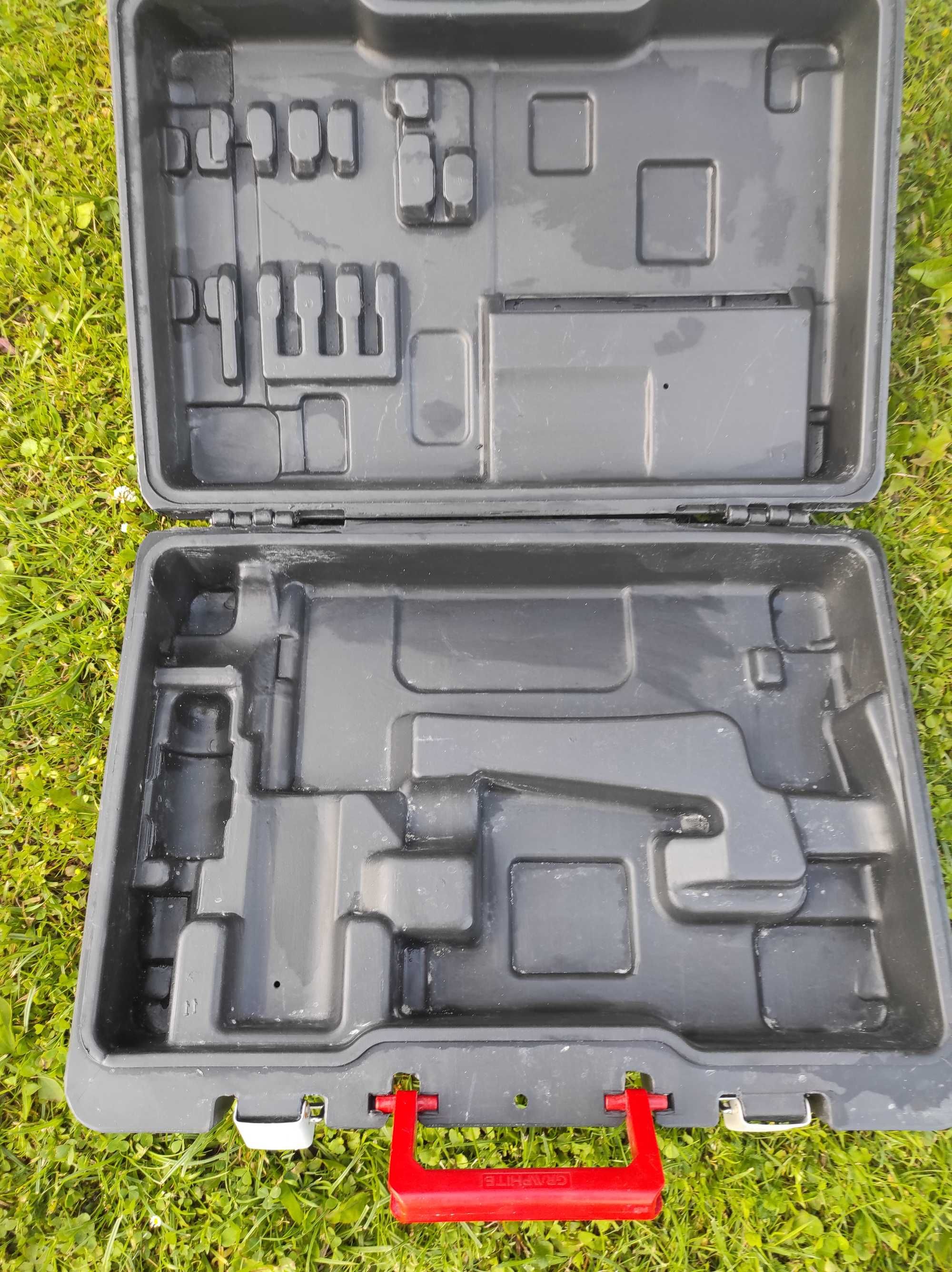 Walizka GRAPHITE od wiertarki udarowej, Młotowiertarki . Kufer .