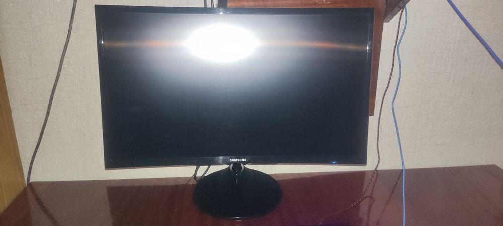 Продам Монітор 24" Samsung C24F390F