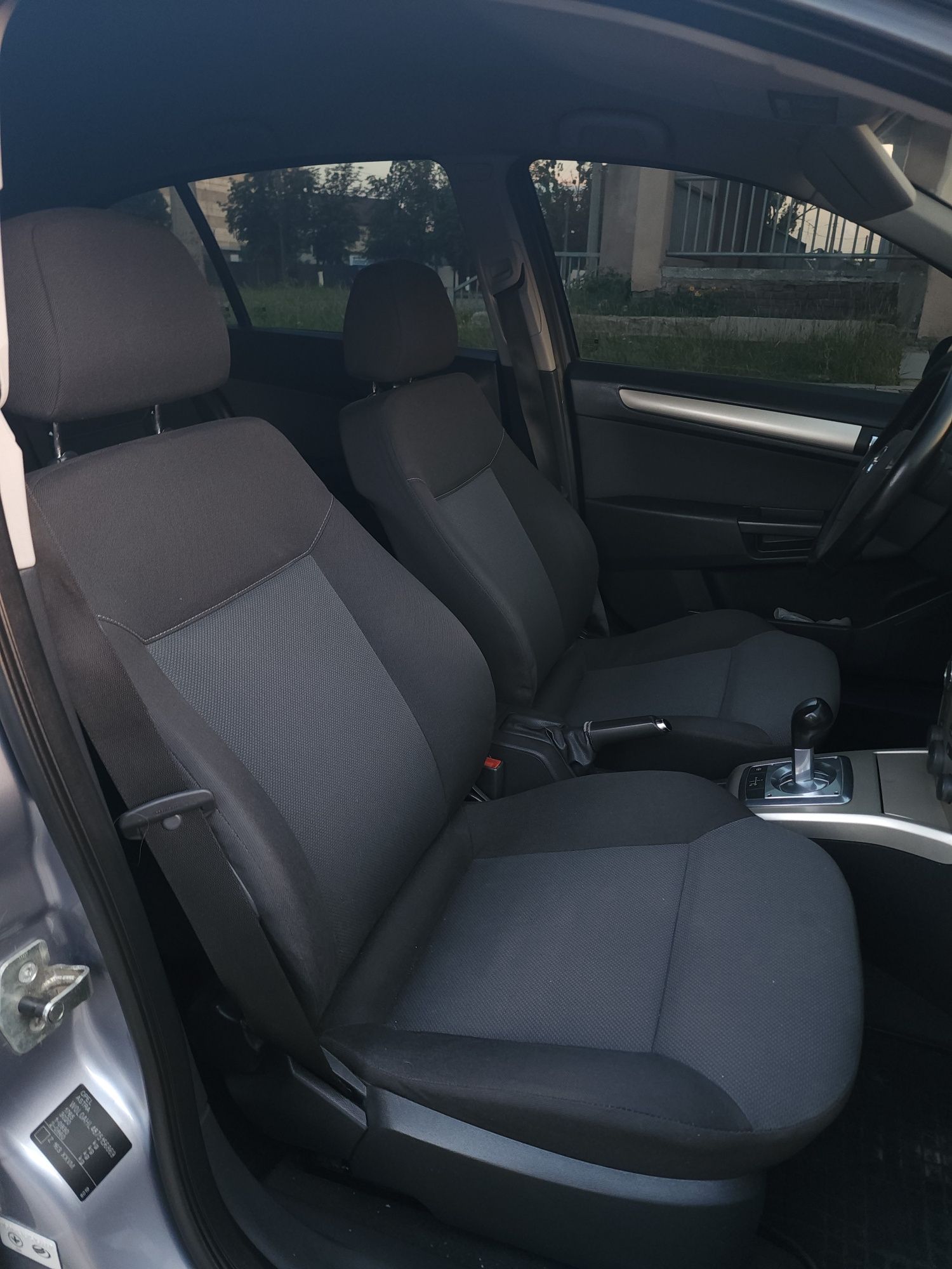 Opel Astra H 1.6 Автомат