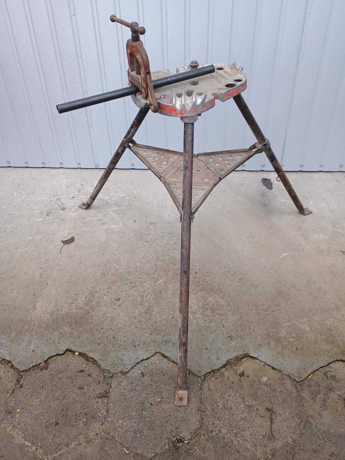Ridgid TRISTAND 40A imadło jarzmowe do rur na trójnogu stół
