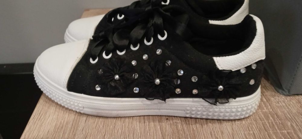 Buty trampki 39 Czarne