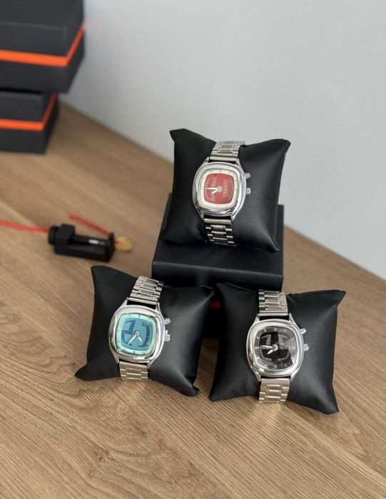 Часы с цифоровым циферблатом