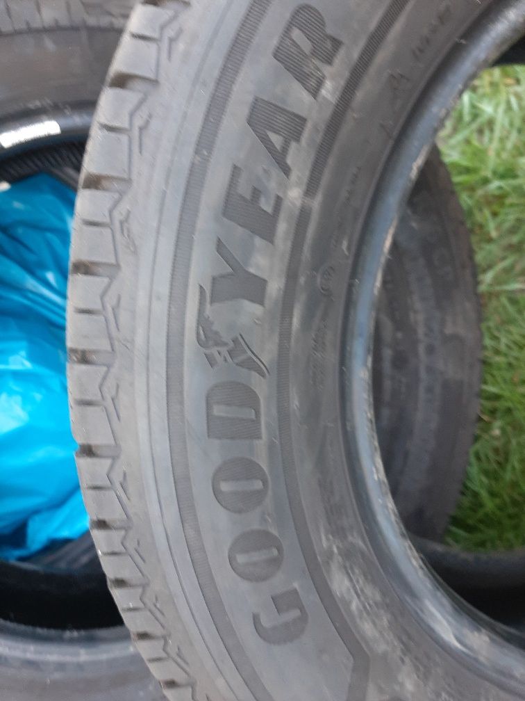 235/65R16C Goodyear 1szt