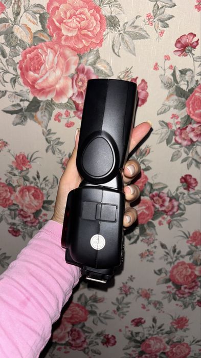Продам спалах godox TT600