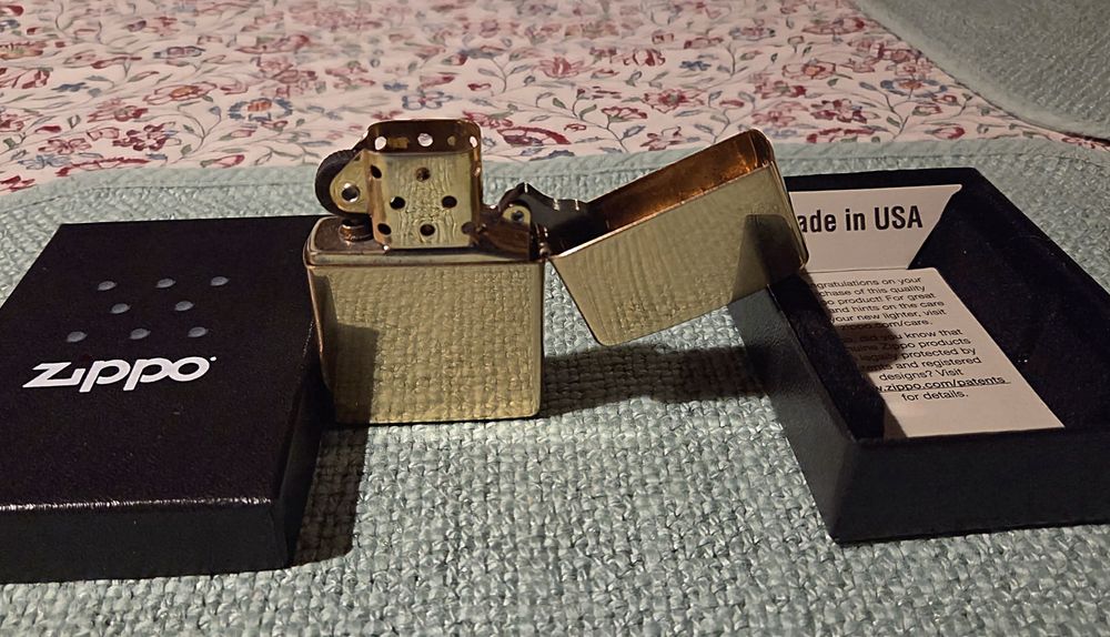 Zapalniczka ZIPPO BRASS HIGH POLSHED Wiatroodporna Benzynowa