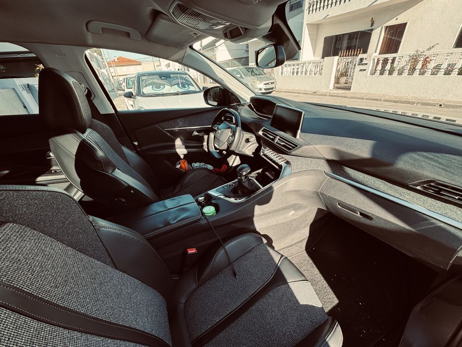 Peugeot 3008 1.5bluehdi 130cv Allure