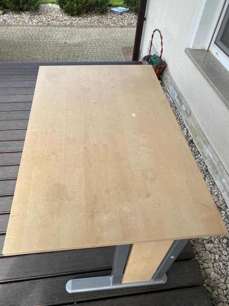 Duże biurko drewniane