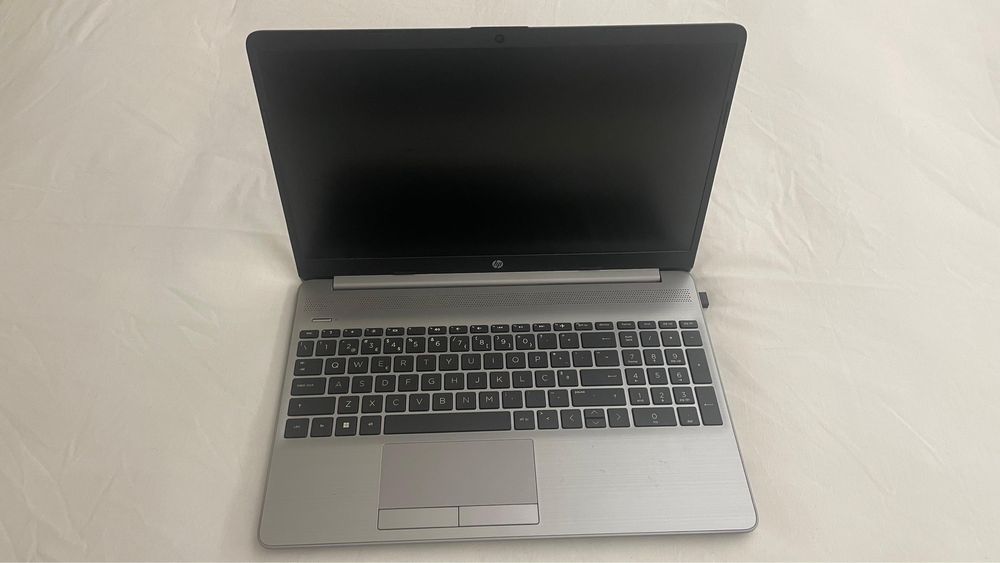 Notebook PC HP 255 G8