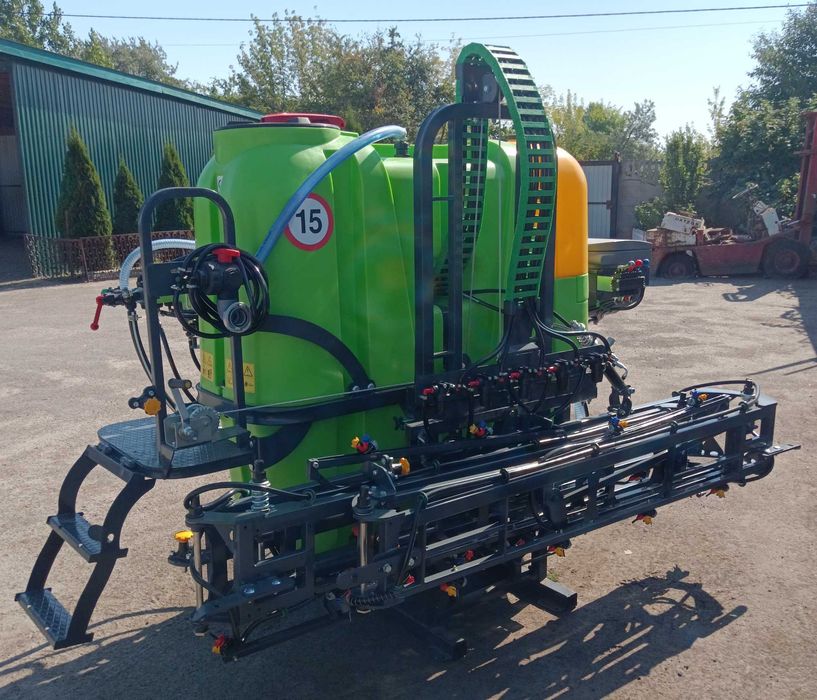 Обприскувач навісний 1000л/16м Tolmet