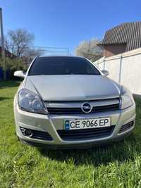 Продам Opel Astra 1.8 + 4 зимніх ската разом з дисками