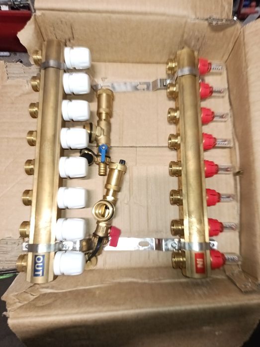 Rozdzielacz mosiężny podłogówka 8 obiegów