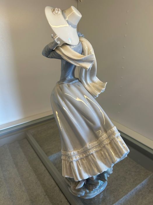 Lladró - Spring Breeze (4936)