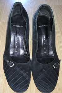 Sapatos Pretos em camurça - TAM 37
