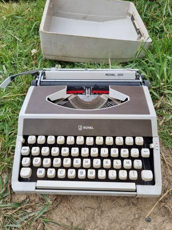 Maszyna do pisania firmy Royal