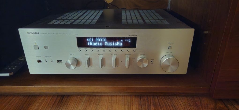 Amplituner Yamaha R-N602 MusicCast