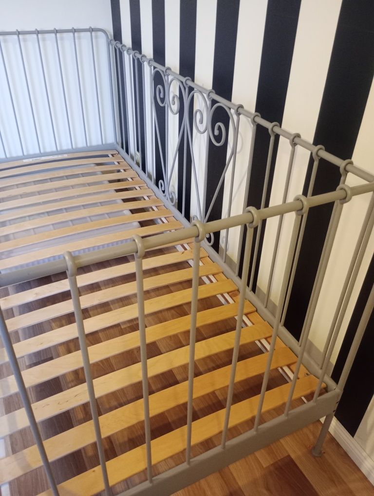 Łóżko dla dziewczynki 90/200 IKEA ze stelażem