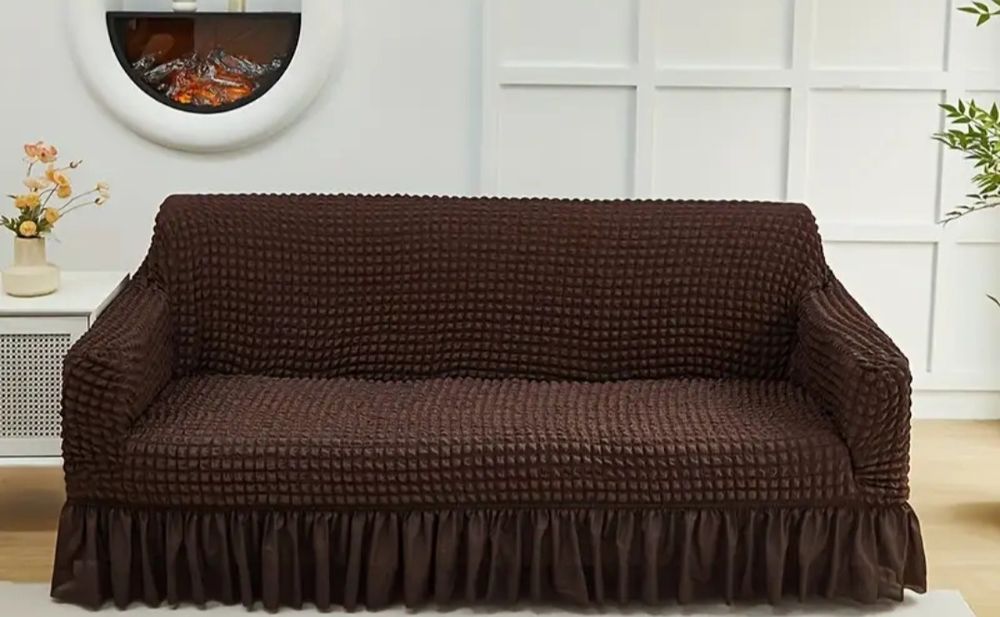 Sofá castanho simples para 4 pessoas