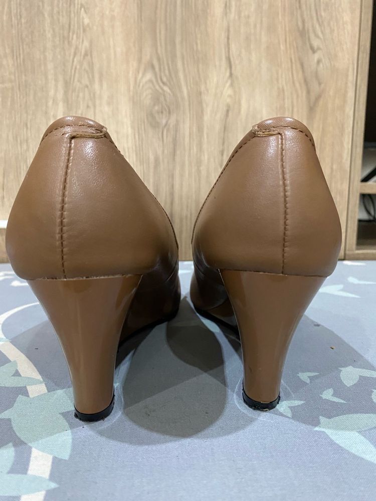 Buty damskie na koturnie r. 41 (25,8)