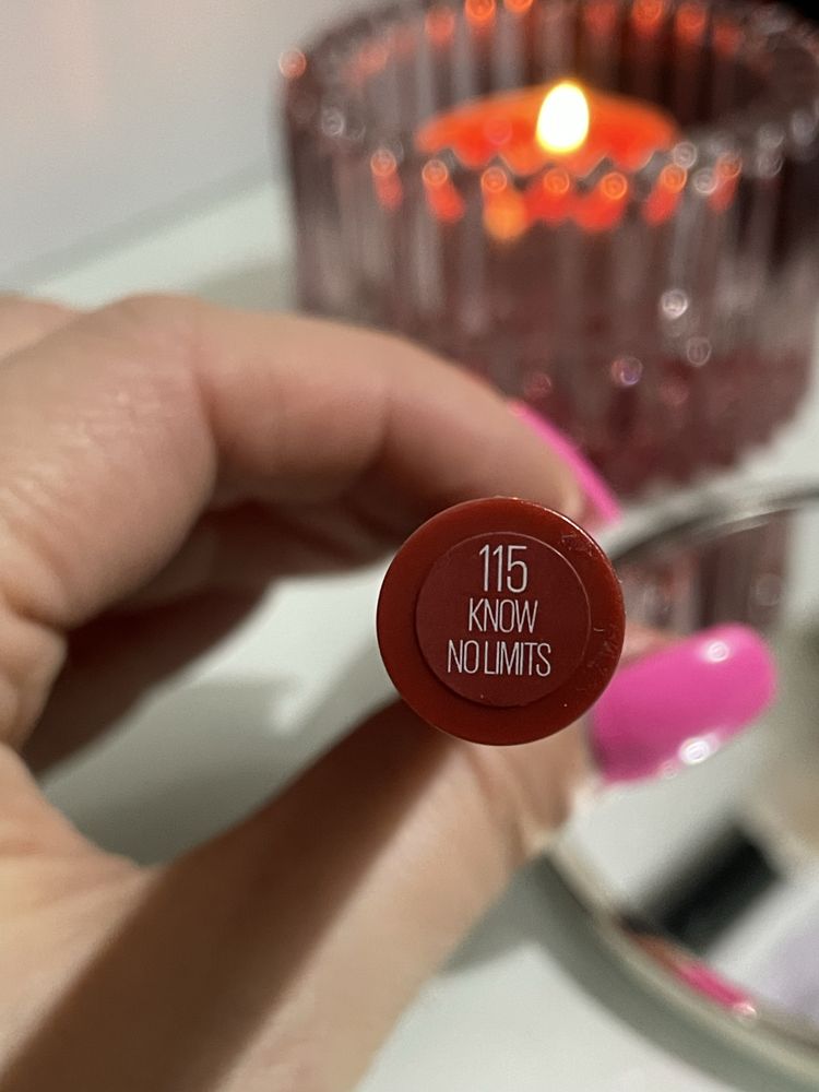 Maybelline super stay jolor 115