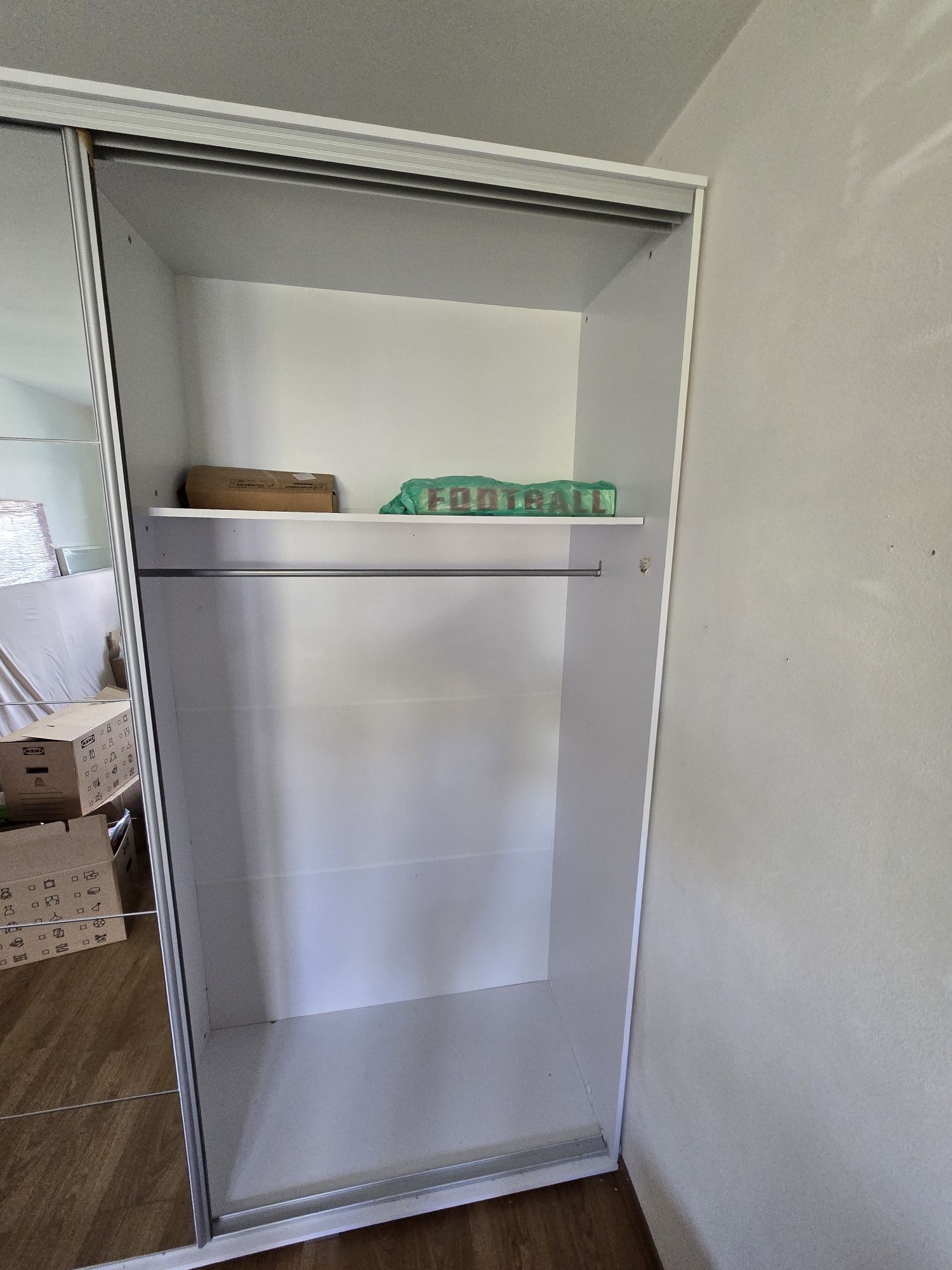 Szafa przesuwna z lustrem ONTARIO 24 biała 230 cm