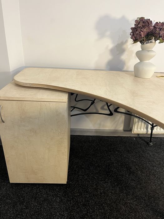 3 столи офісні дизайнерські з кованою художньою основою