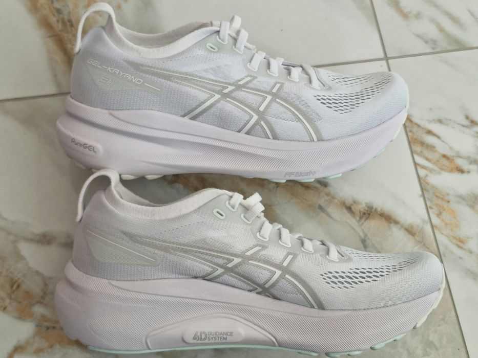 Оригінал 100%  жіночі кросівки asics gel kayano 31 euro 39