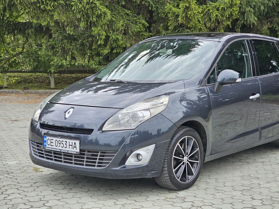 Renault scenic.
