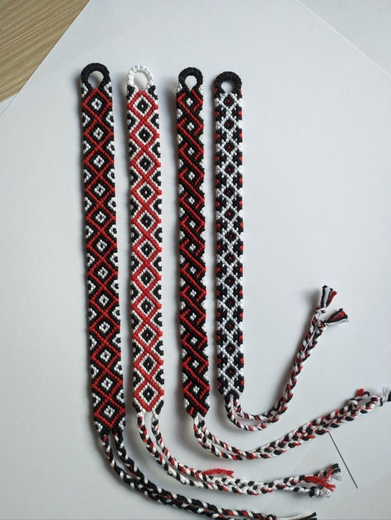 Плетений браслет з орнаментом фенічка фенечка вишиванка ручна робота