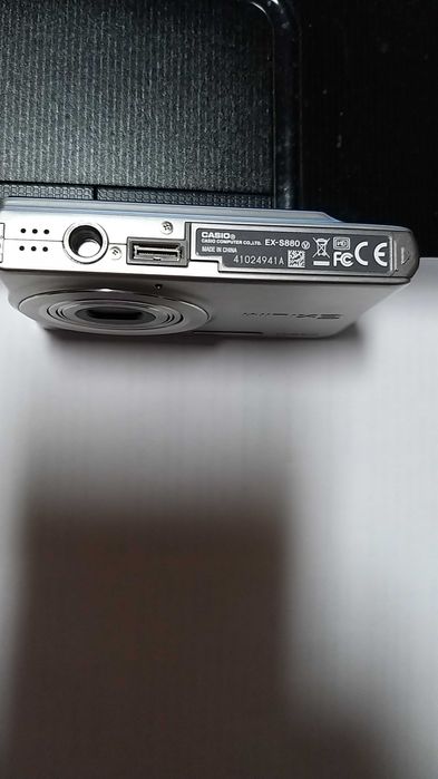 máquina fotográfica Casio Exilim EX-S880