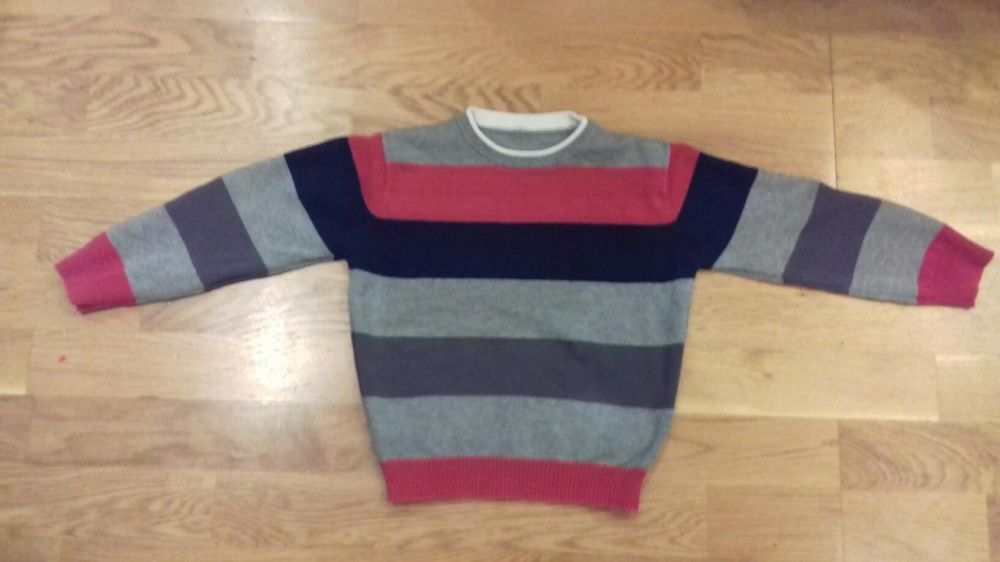 Sweter chłopięcy rozm. 104