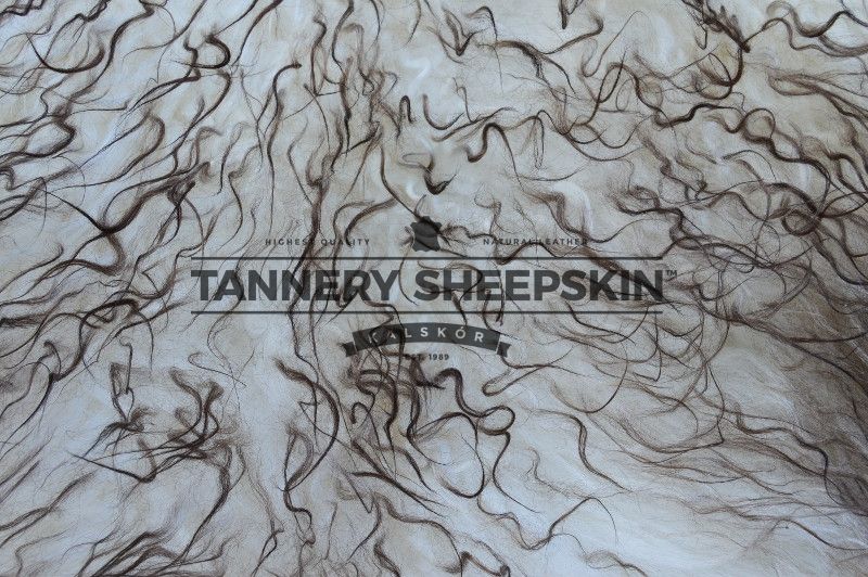 Skóra Naturalna Muflon Szary Island Kręcona 90-110cm Biało Szara