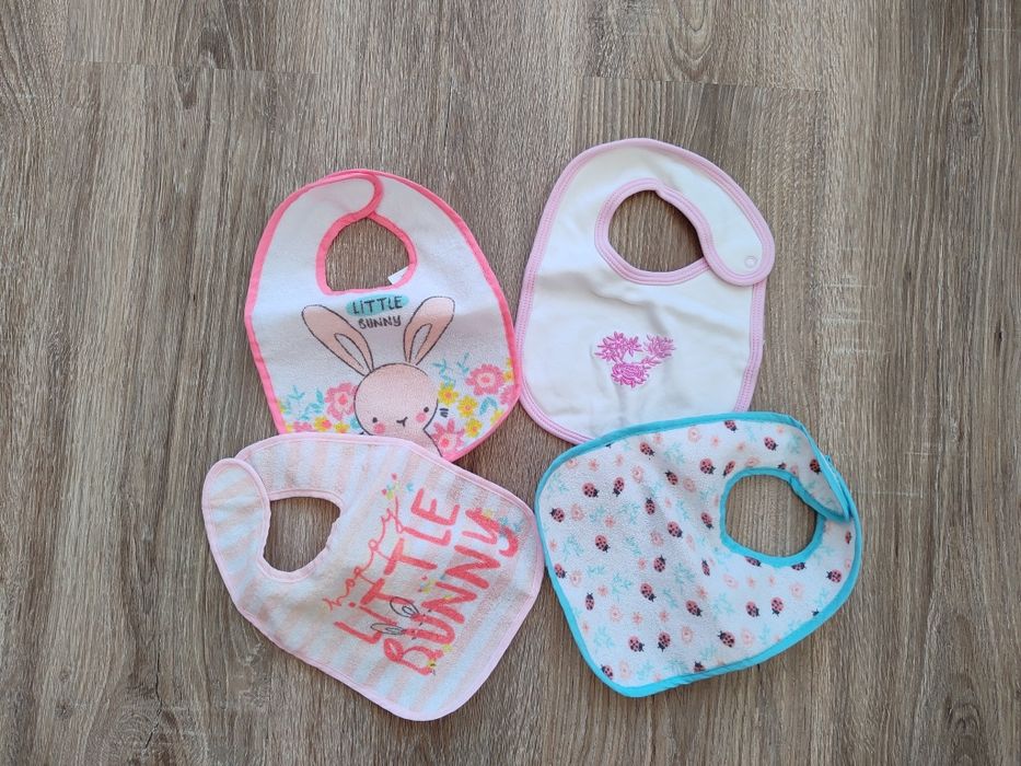 Śliniaki śliniaczki ceratkowe zestaw komplet 4 szt.