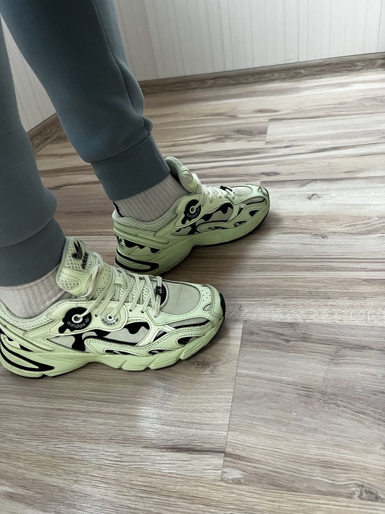 Кросівки орігінал adidas