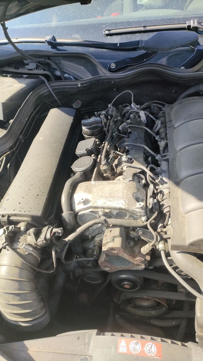 Mercedes E- klasa w211 2.2 CDI 646.961 Lakier C189  Na Części
