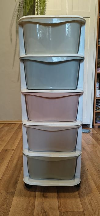 Regał z szufladami wysokiej jakości plastik