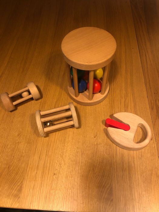 Montessori cylinder z kulkami , grzechotka