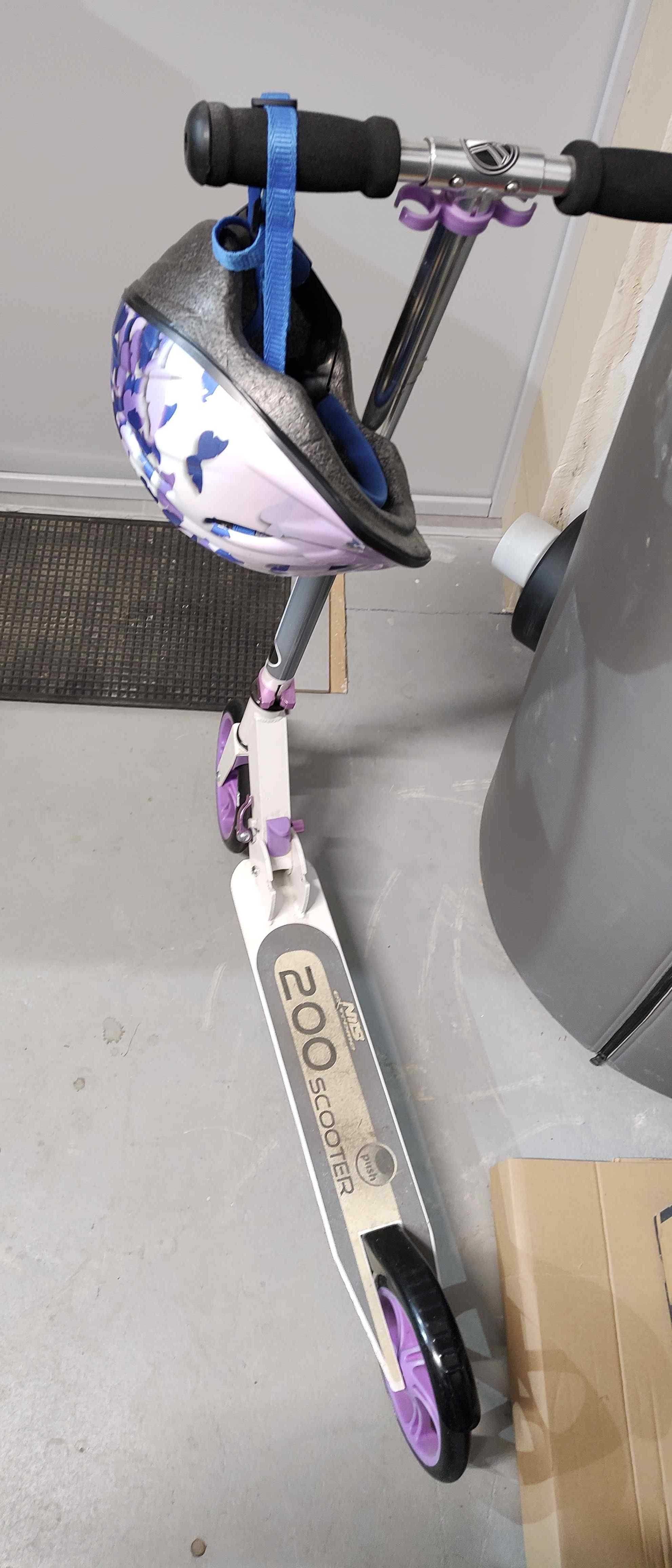 Hulajnoga Scooter 200 biała/lila + gratis