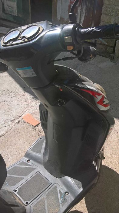 scooter             .