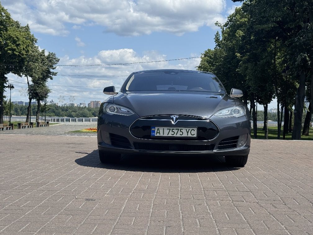 Tesla S 70D 2015