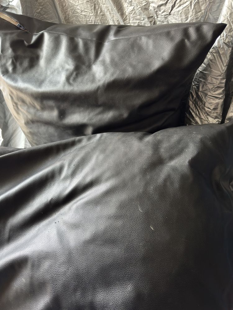 3 x Puff XL usados em napa cor preto